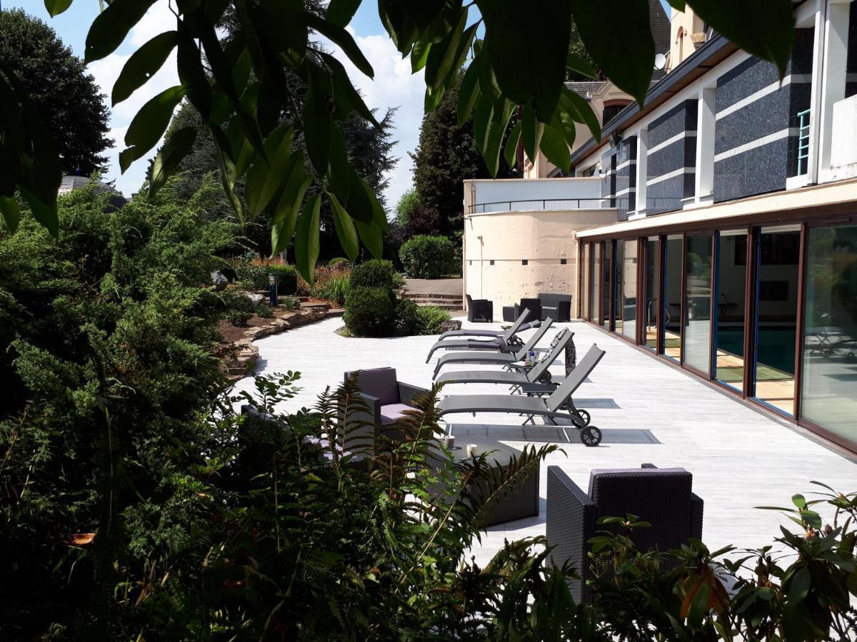 Le Manoir De La Mantille Caudry Esterno foto