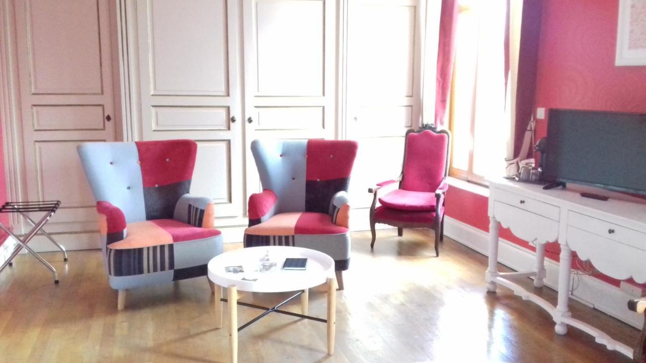 Le Manoir De La Mantille Caudry Esterno foto