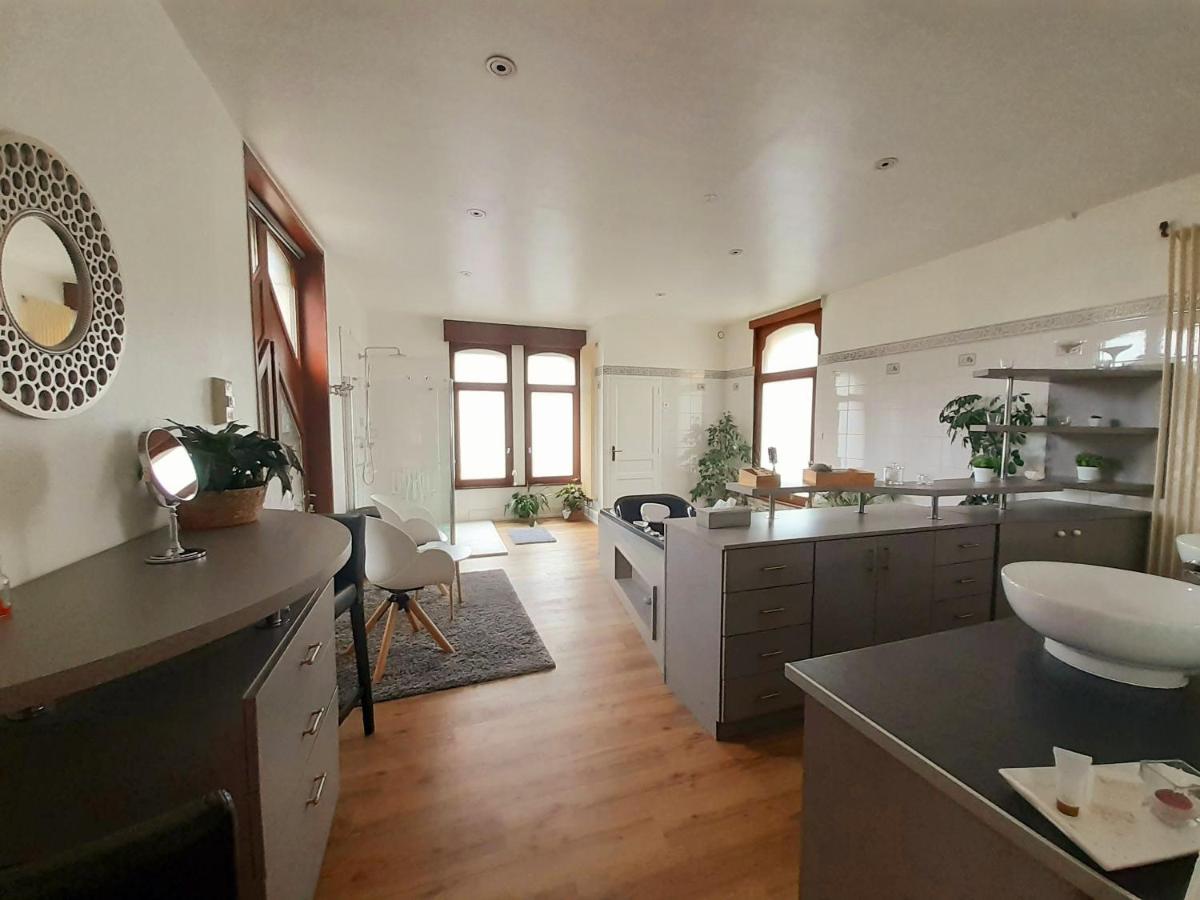 Le Manoir De La Mantille Caudry Esterno foto