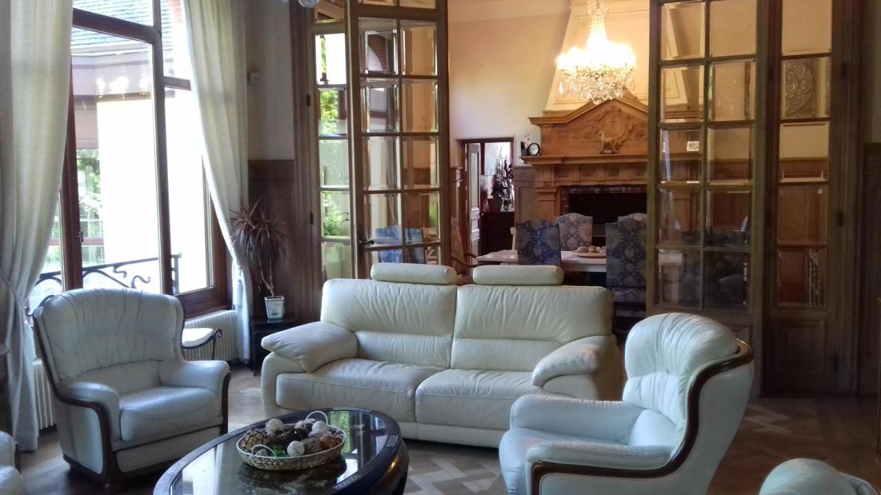 Le Manoir De La Mantille Caudry Esterno foto