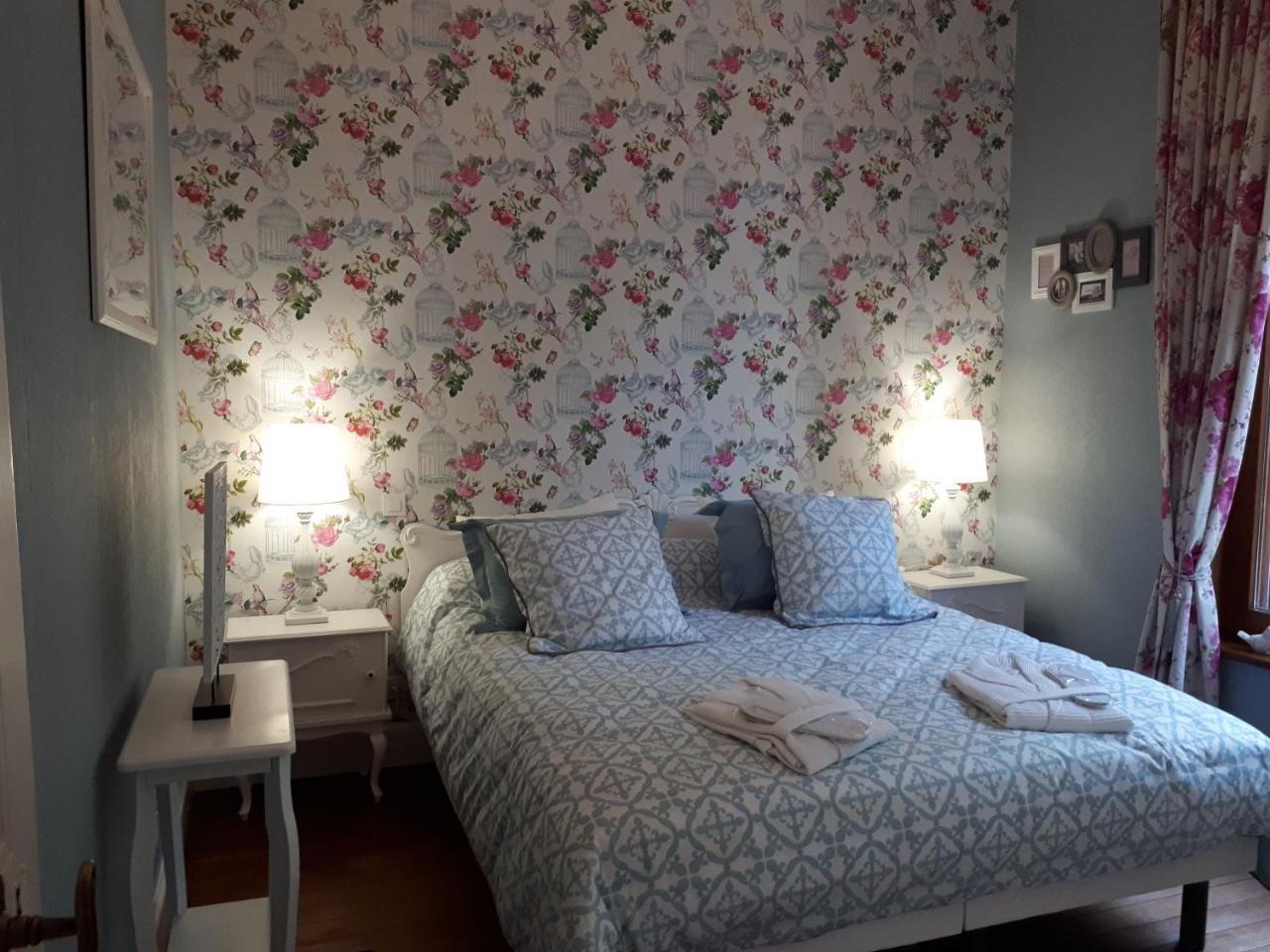 Le Manoir De La Mantille Caudry Esterno foto