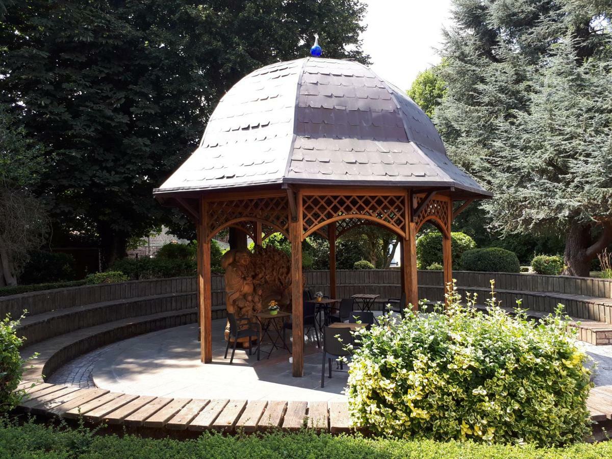 Le Manoir De La Mantille Caudry Esterno foto